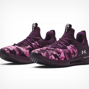 Unique HOVR Rise underarmour sneakers. Size 8.5